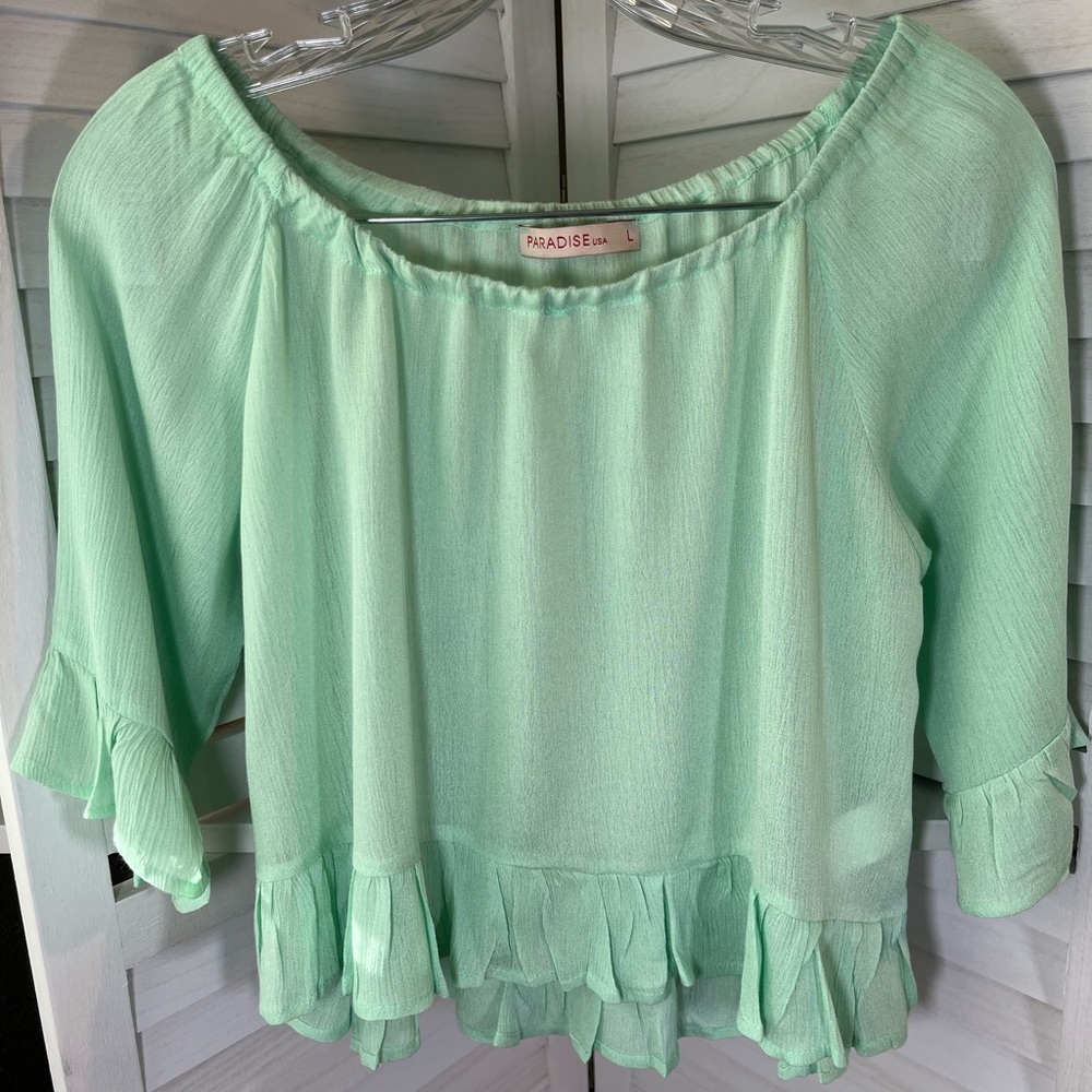 NWOT PARADISE USA CROP TOP